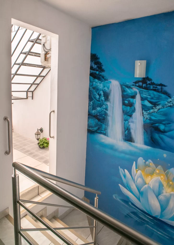 Mural de flor de loto de Spacio Azul, Guadalajara spa